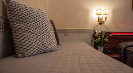 DELUXE DOUBLE ROOM  Hotel Palladium Palace Roma DELUXE DOUBLE ROOM  Hotel Palladium Palace Roma